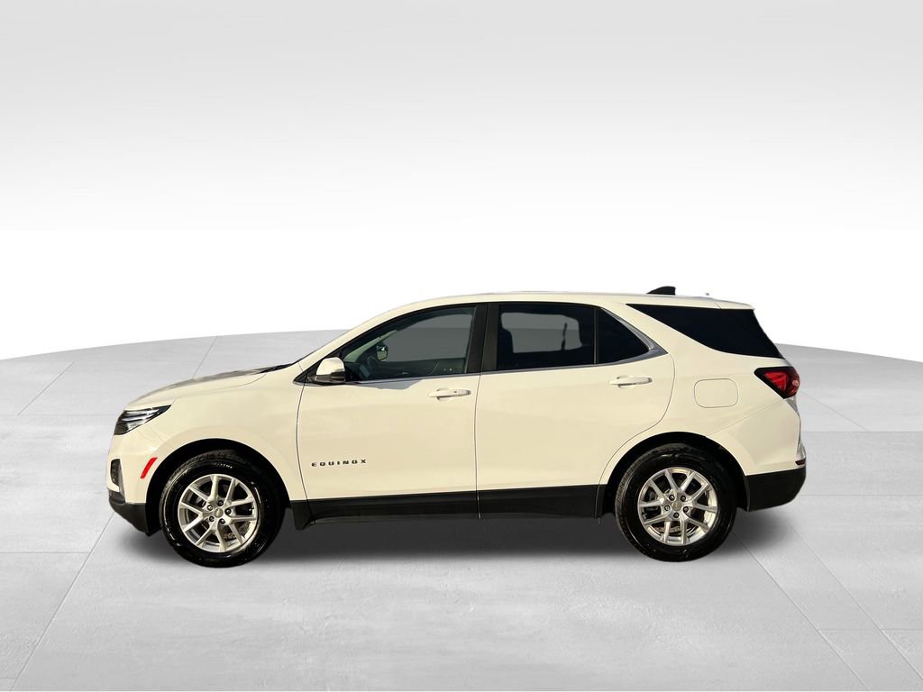 2023 Chevrolet Equinox LT photo 2