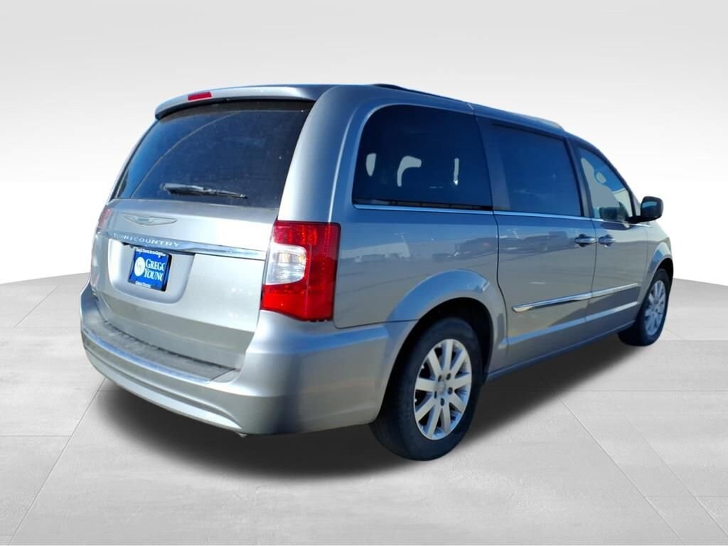 Used 2016 Chrysler Town & Country Touring
