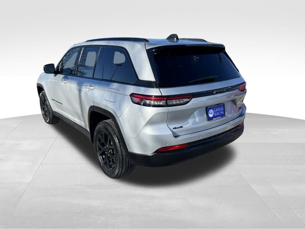 Used 2024 Jeep Grand Cherokee Altitude