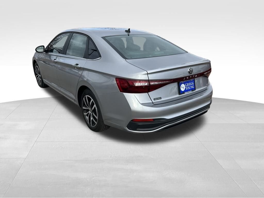 Used 2025 Volkswagen Jetta SE