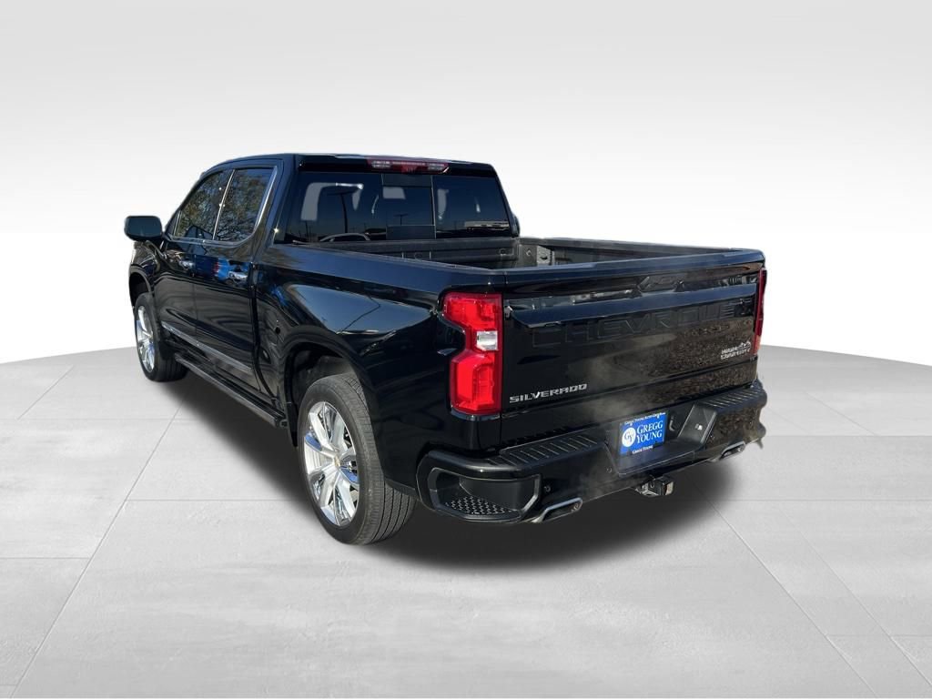 2023 Chevrolet Silverado 1500 High Country photo 3