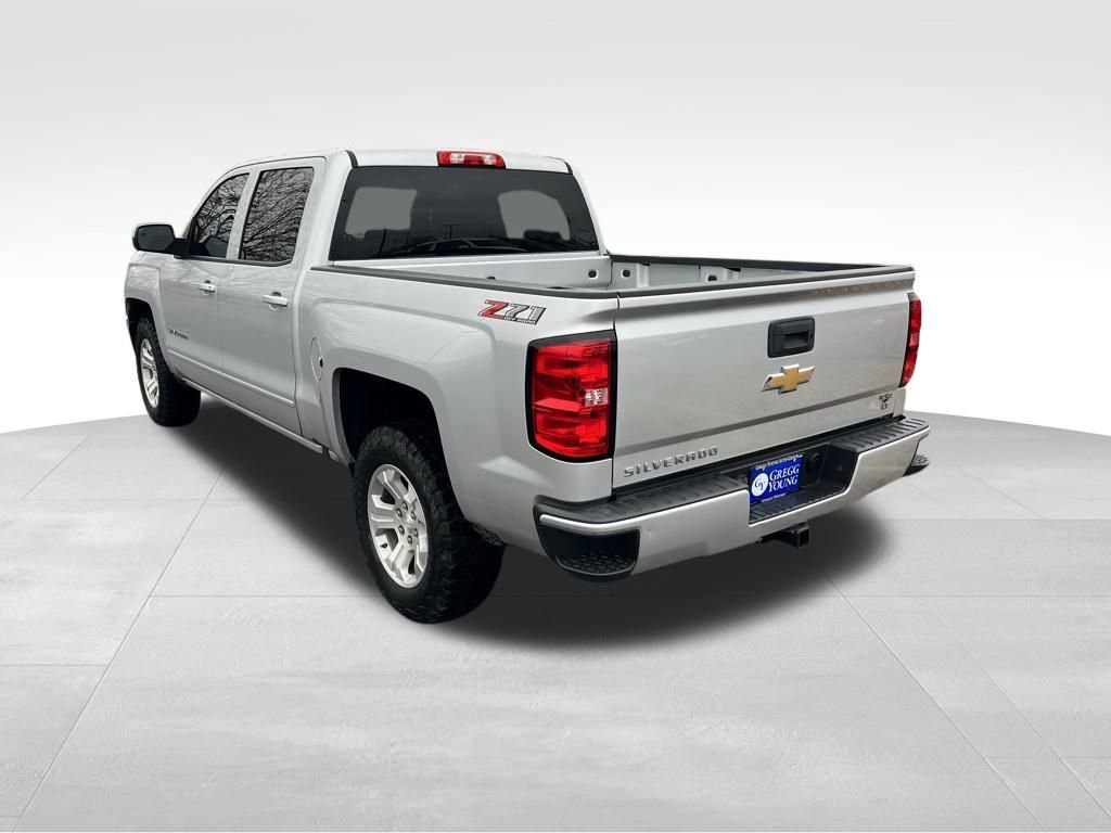2018 Chevrolet Silverado 1500 LT photo 3