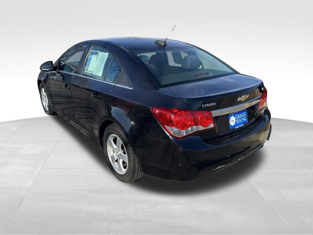 2015 Chevrolet Cruze LT photo 2