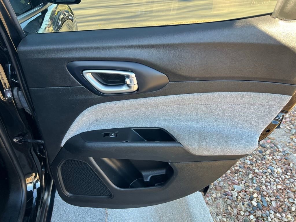 2022 Jeep Compass Latitude Lux - Photo 22