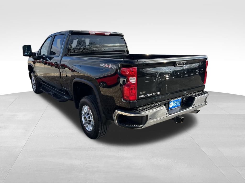 2024 Chevrolet Silverado 2500HD LT photo 3
