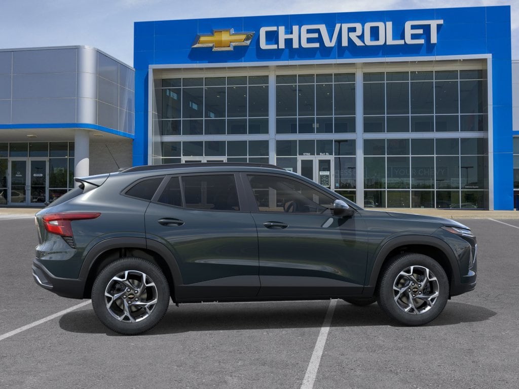 2026 Chevrolet Trax LT - Photo 6
