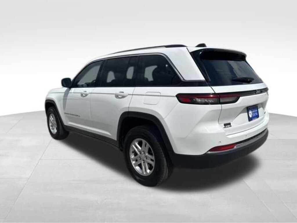 Used 2023 Jeep Grand Cherokee Laredo
