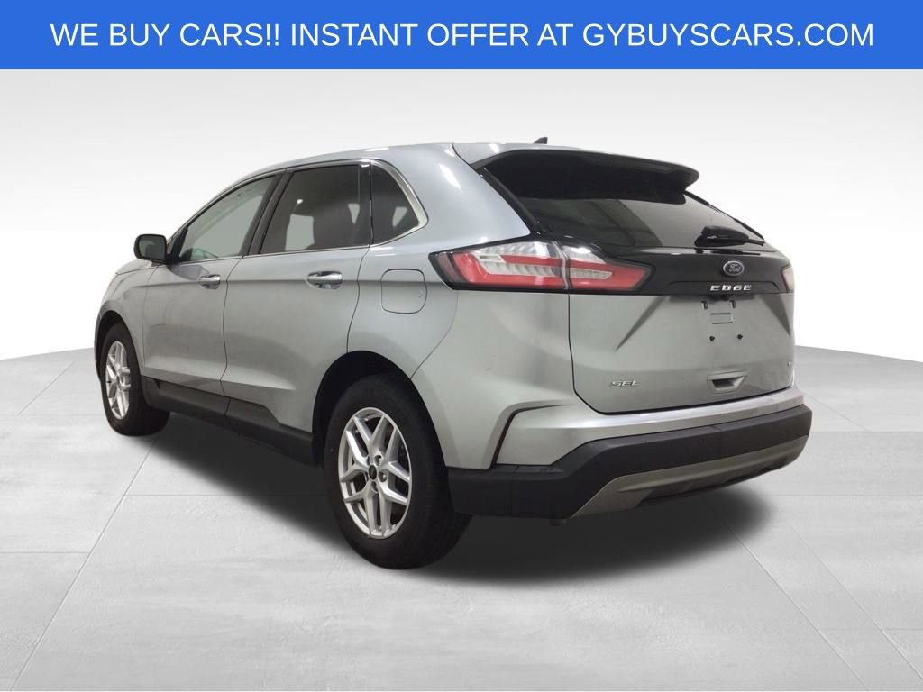 2024 Ford Edge SEL photo 2