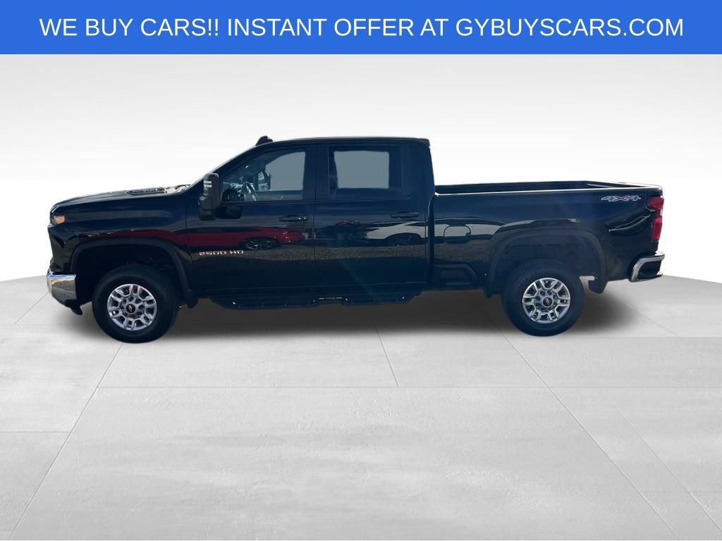 2024 Chevrolet Silverado 2500HD LT photo 2