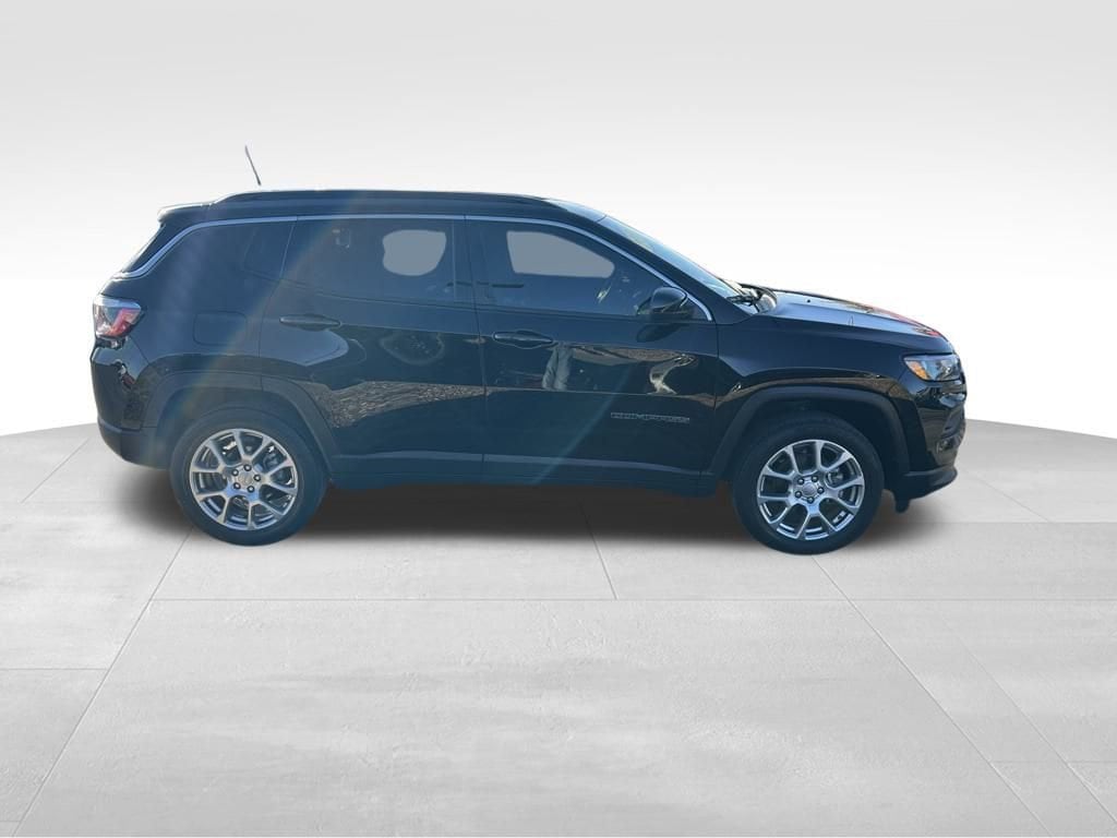 2022 Jeep Compass Latitude Lux - Photo 8