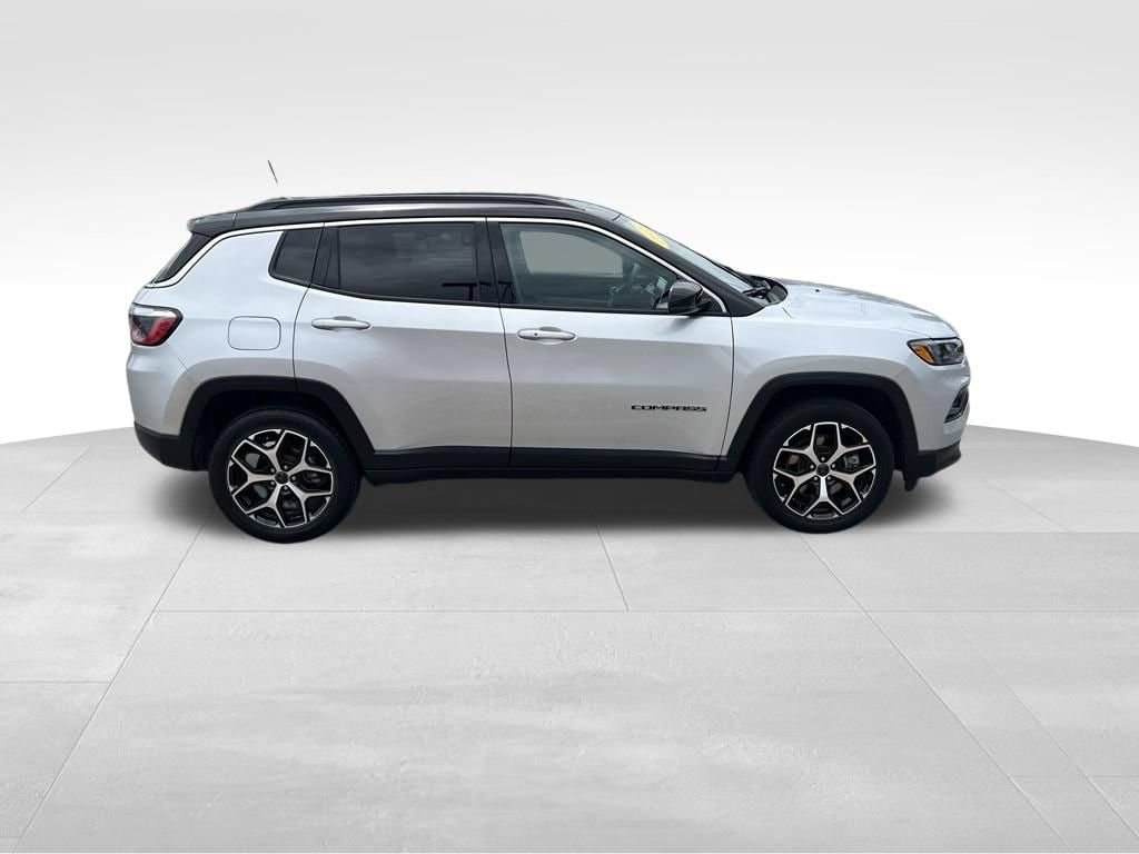 2025 Jeep Compass Limited - Photo 8