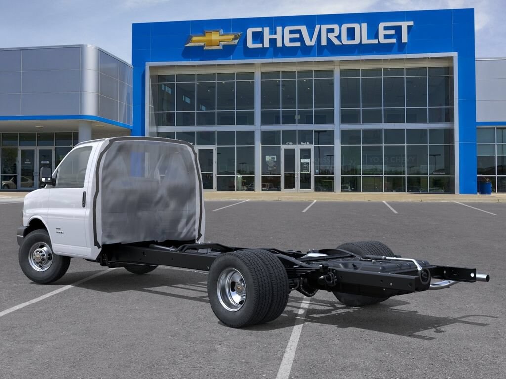 New 2026 Chevrolet Express Cutaway 3500 1WT Cutaway Van