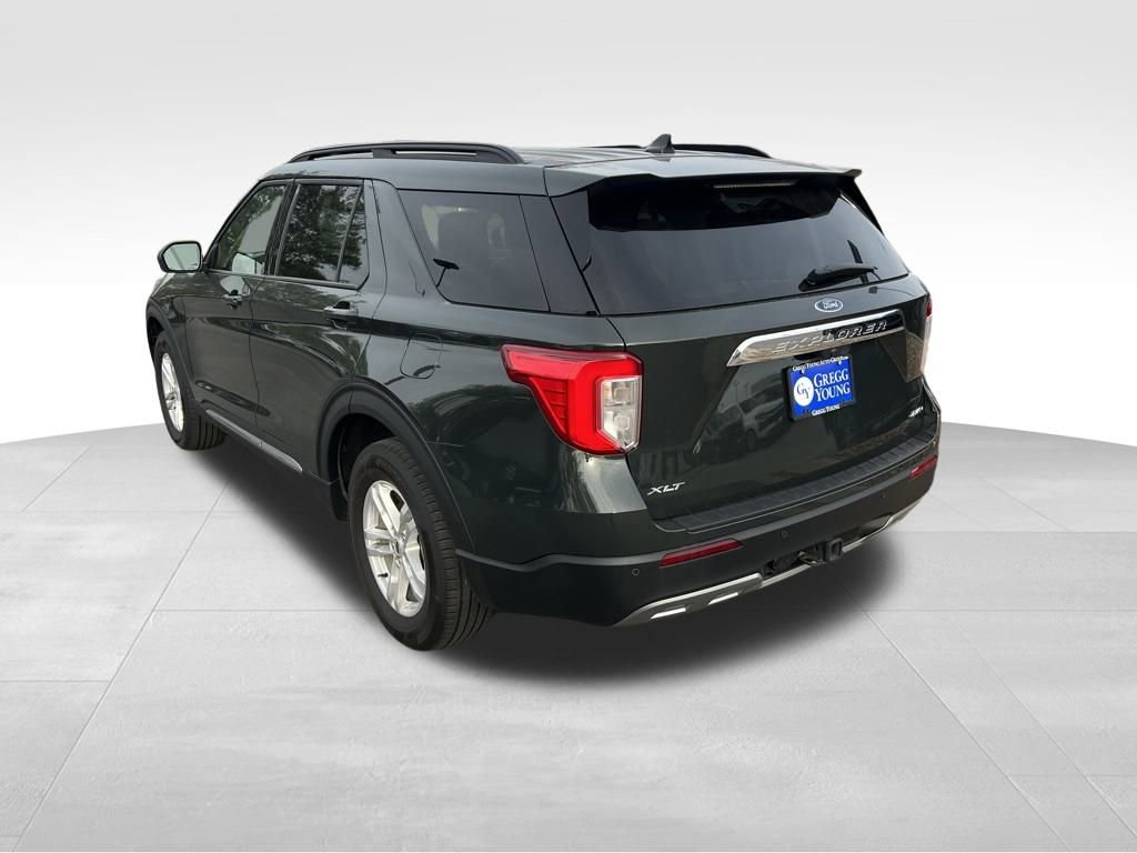 2023 Ford Explorer XLT photo 2