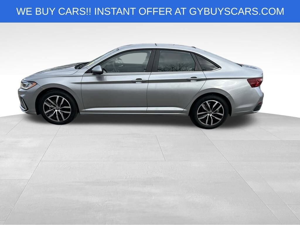 Used 2025 Volkswagen Jetta SE