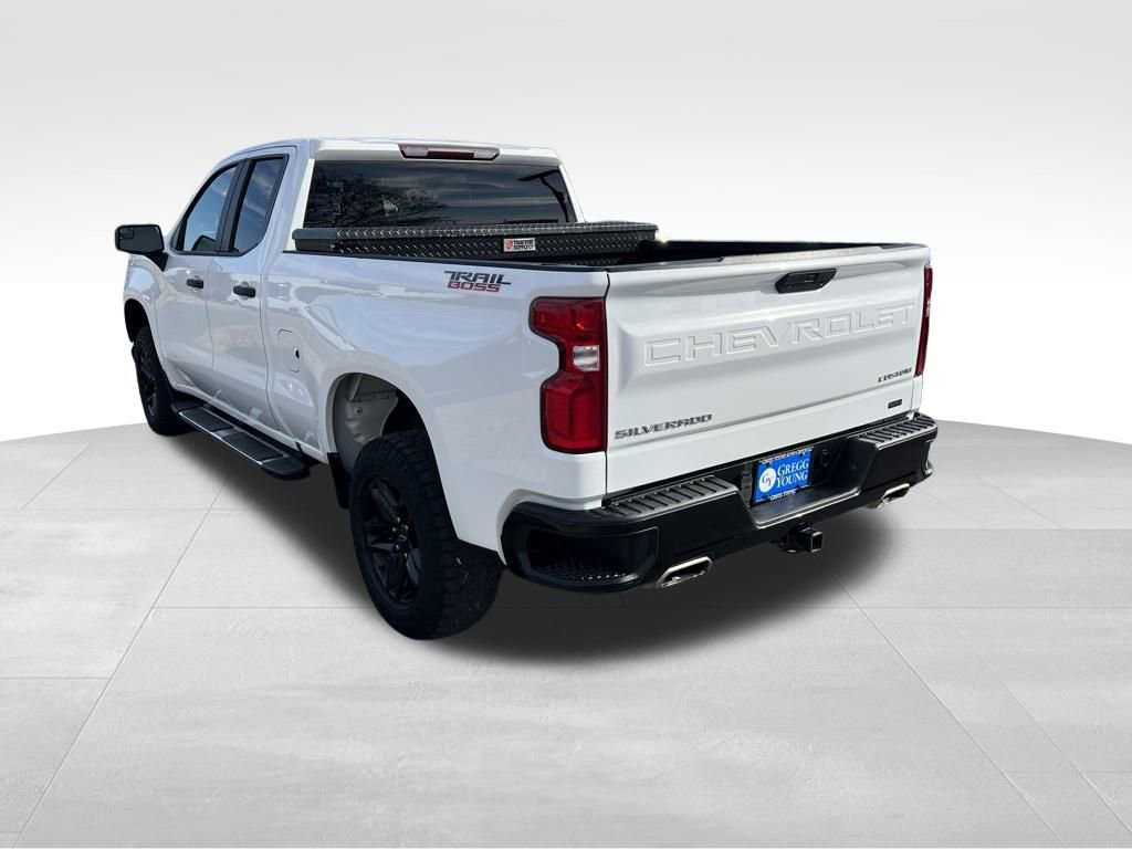2019 Chevrolet Silverado 1500 Custom Trail Boss photo 2