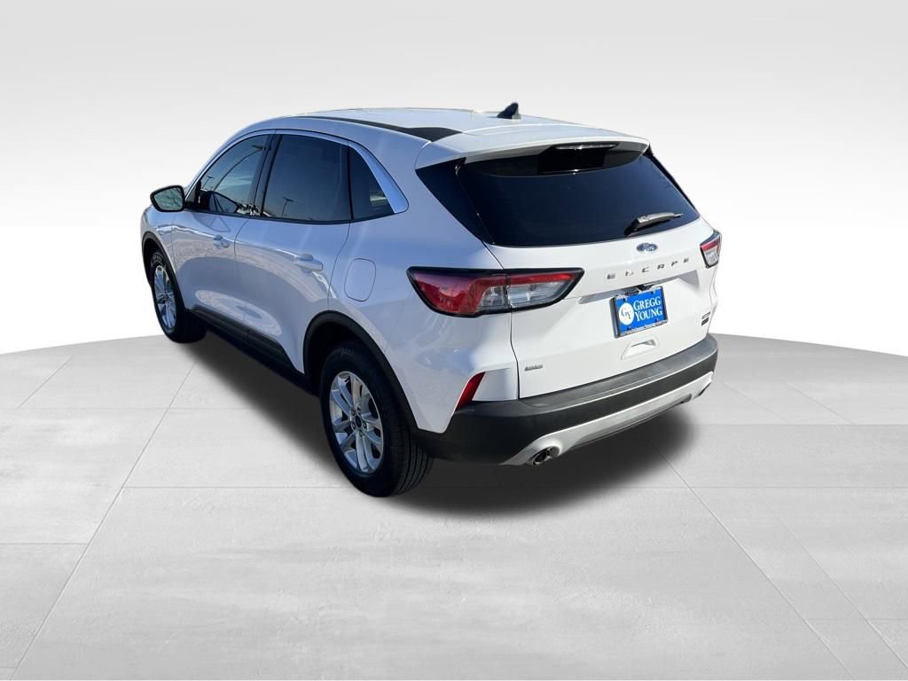 2022 Ford Escape Hybrid SE photo 3