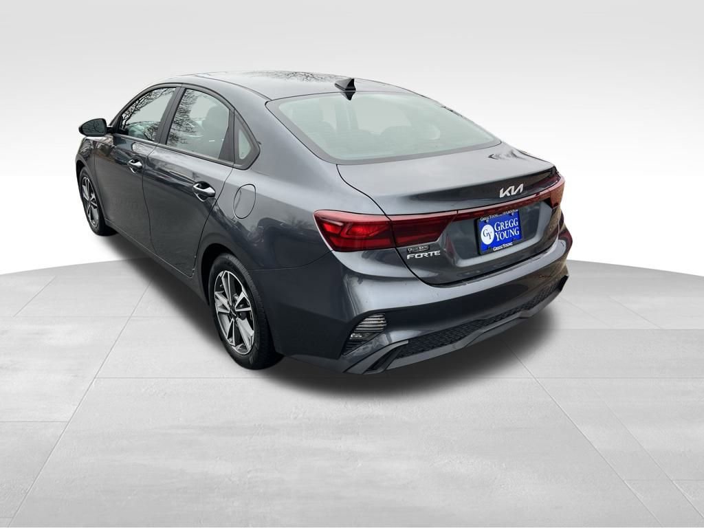 2023 Kia Forte LXS photo 2