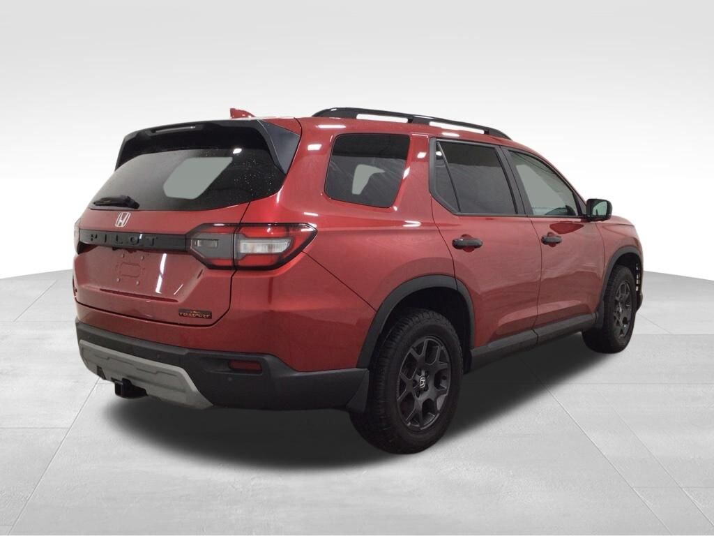 Used 2025 Honda Pilot TrailSport SUV