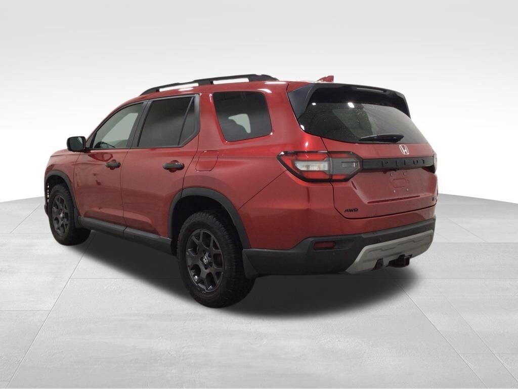 Used 2025 Honda Pilot TrailSport SUV