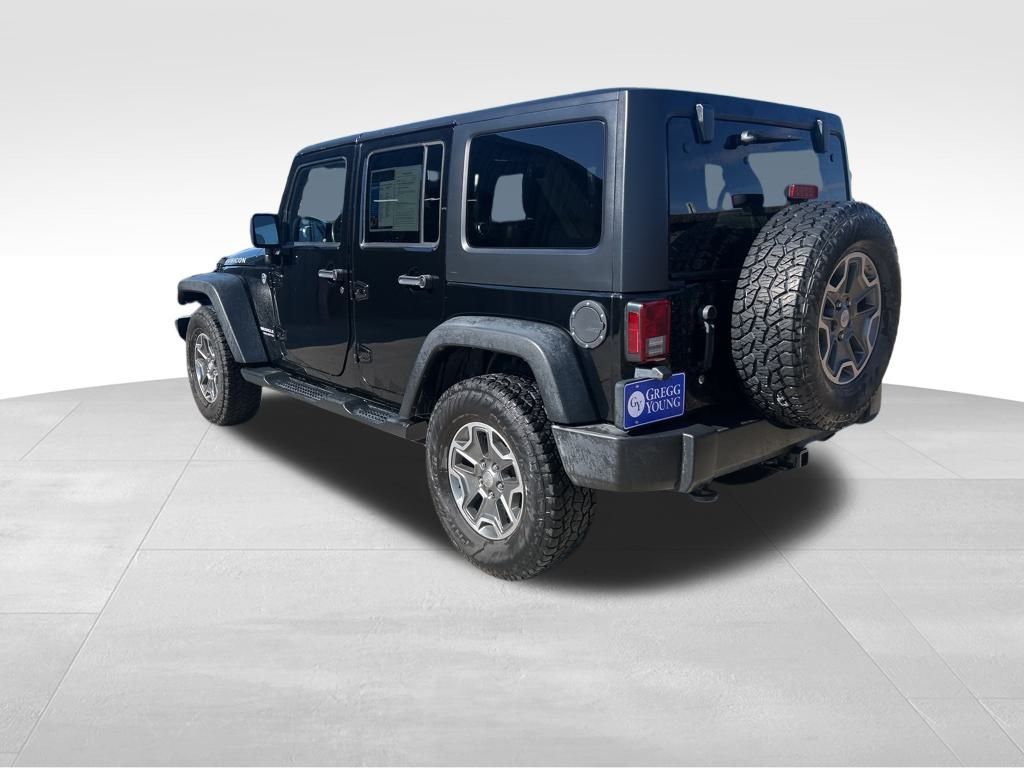 2013 Jeep Wrangler Unlimited Rubicon photo 2