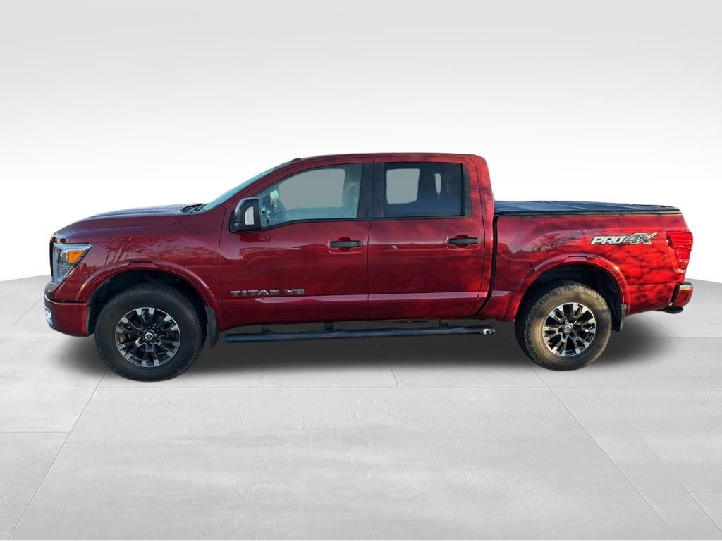 2018 Nissan Titan PRO-4X Crew Cab photo 4