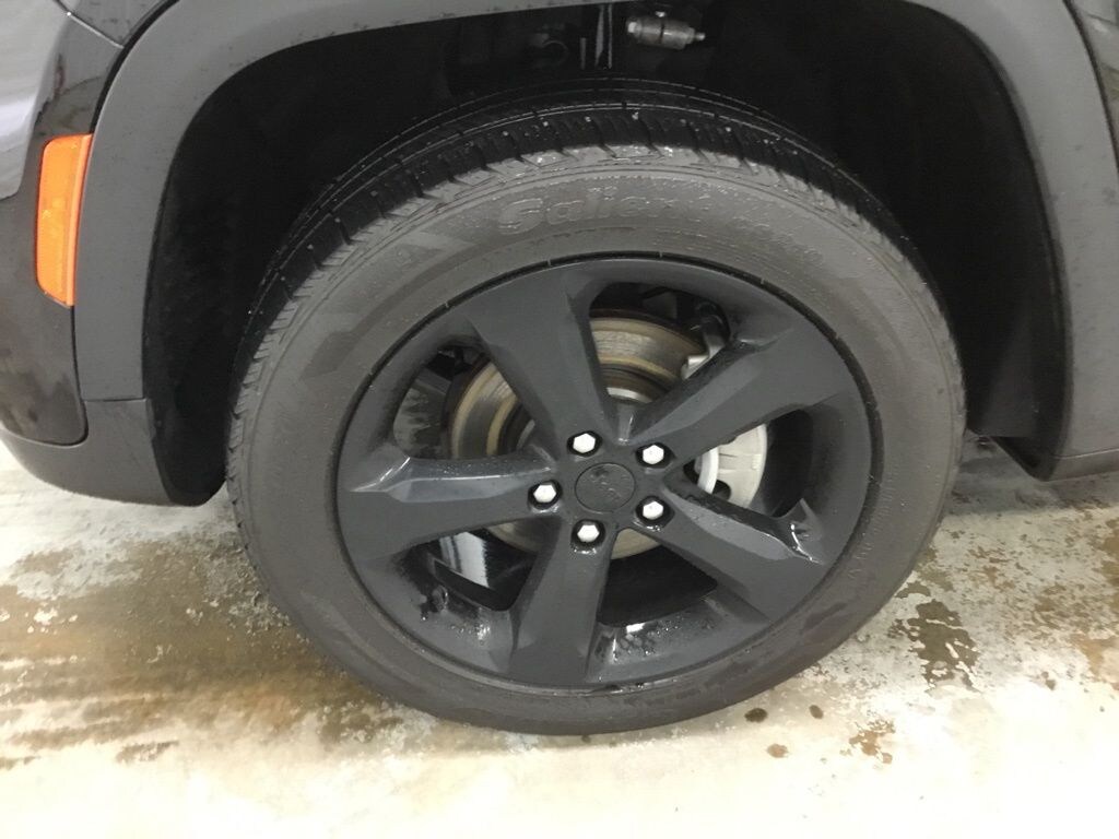 Used 2023 Jeep Grand Cherokee Laredo SUV