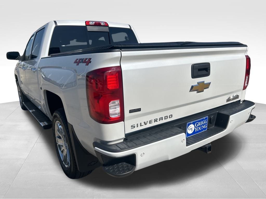 2018 Chevrolet Silverado 1500 High Country photo 3