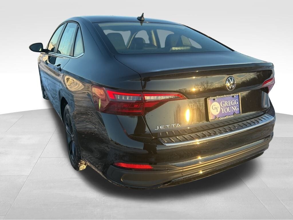Used 2024 Volkswagen Jetta 1.5T SE Sedan