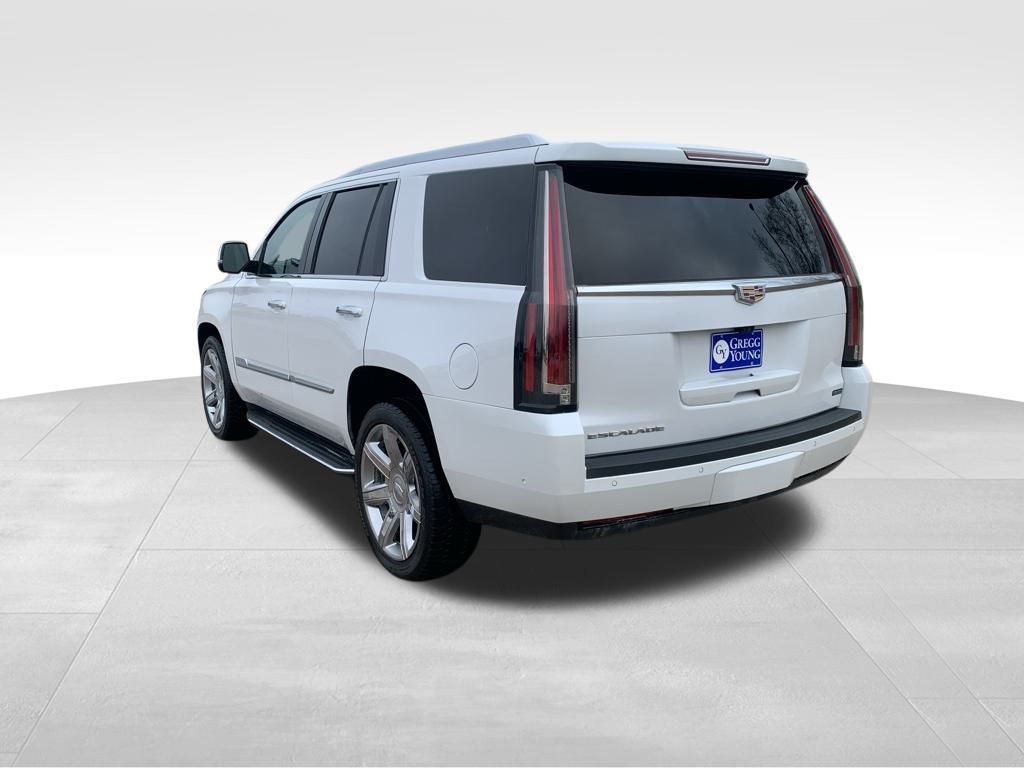 2020 Cadillac Escalade Luxury photo 3