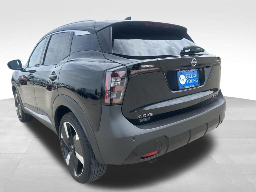 Used 2025 Nissan Kicks SR SUV