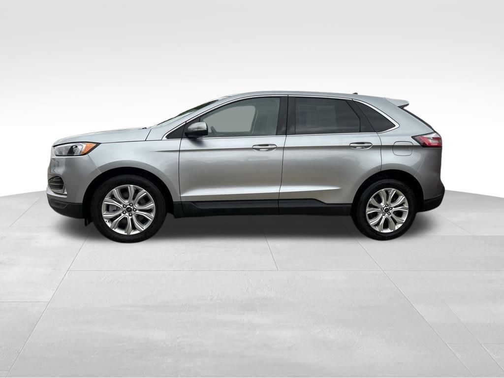 2024 Ford Edge Titanium photo 2
