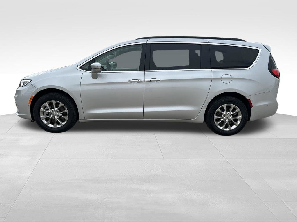 Used 2022 Chrysler Pacifica Touring L Van Passenger Van