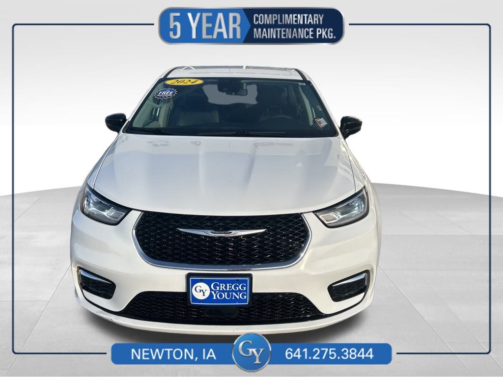 2024 Chrysler Pacifica Van Passenger Van 