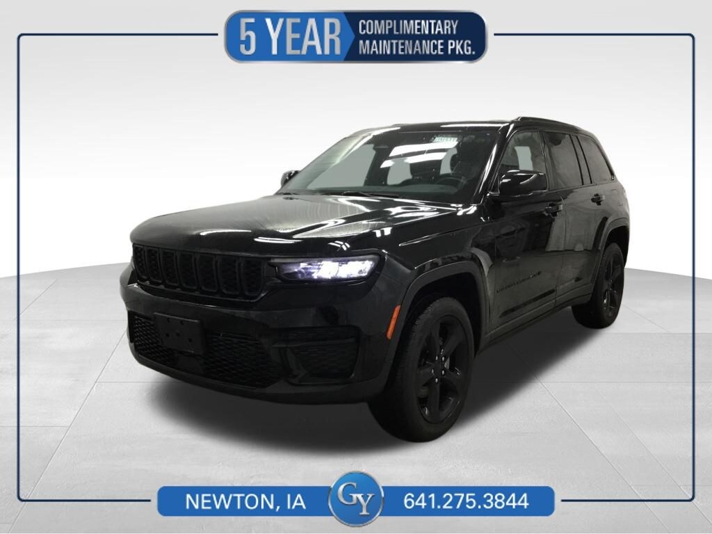 Used 2023 Jeep Grand Cherokee Laredo SUV