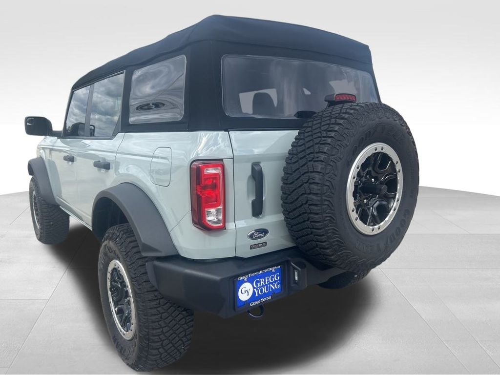 2023 Ford Bronco Base photo 3
