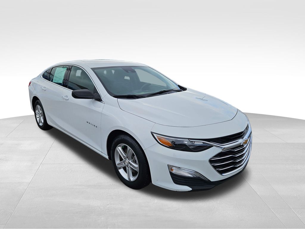2024 Chevrolet Malibu LS photo 2