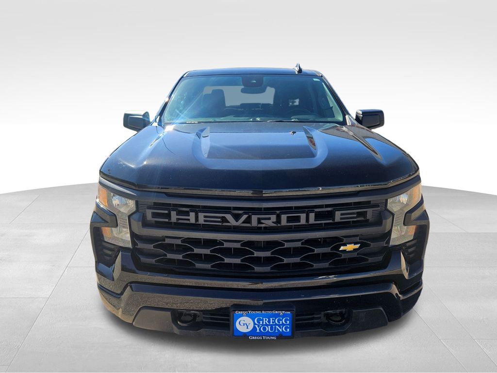 2022 Chevrolet Silverado 1500 Custom photo 2