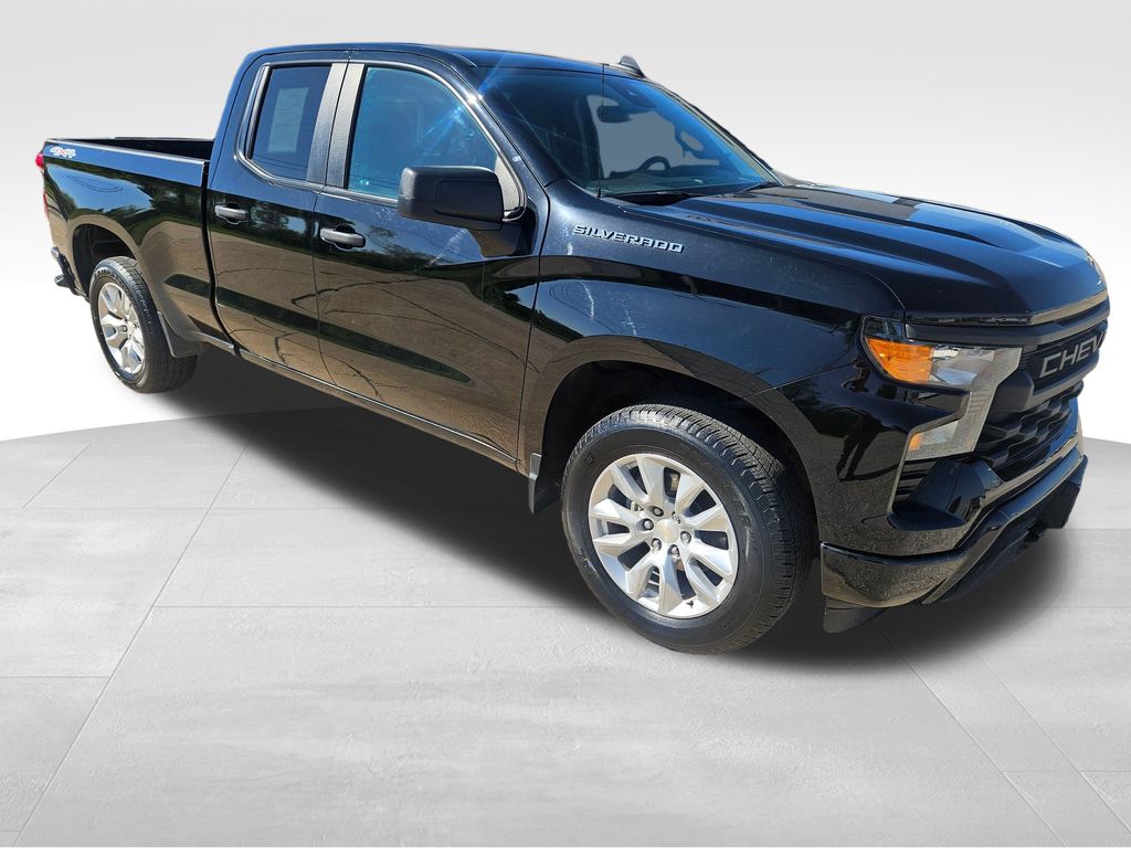 2022 Chevrolet Silverado 1500 Custom photo 3