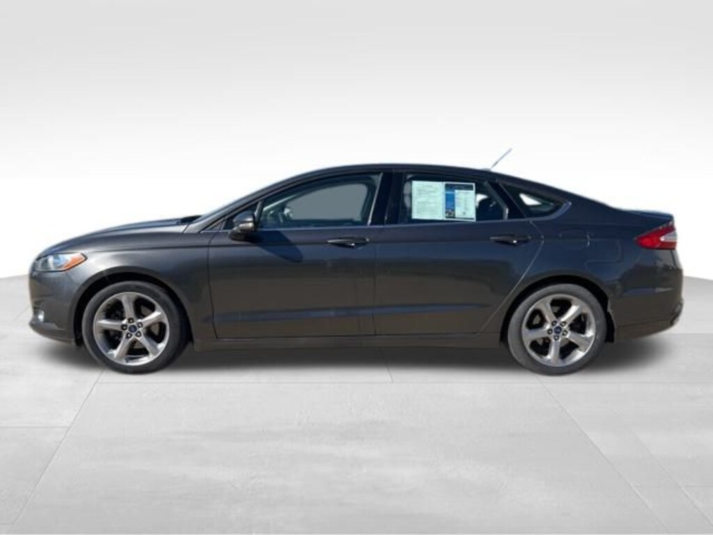 Used 2015 Ford Fusion SE Sedan