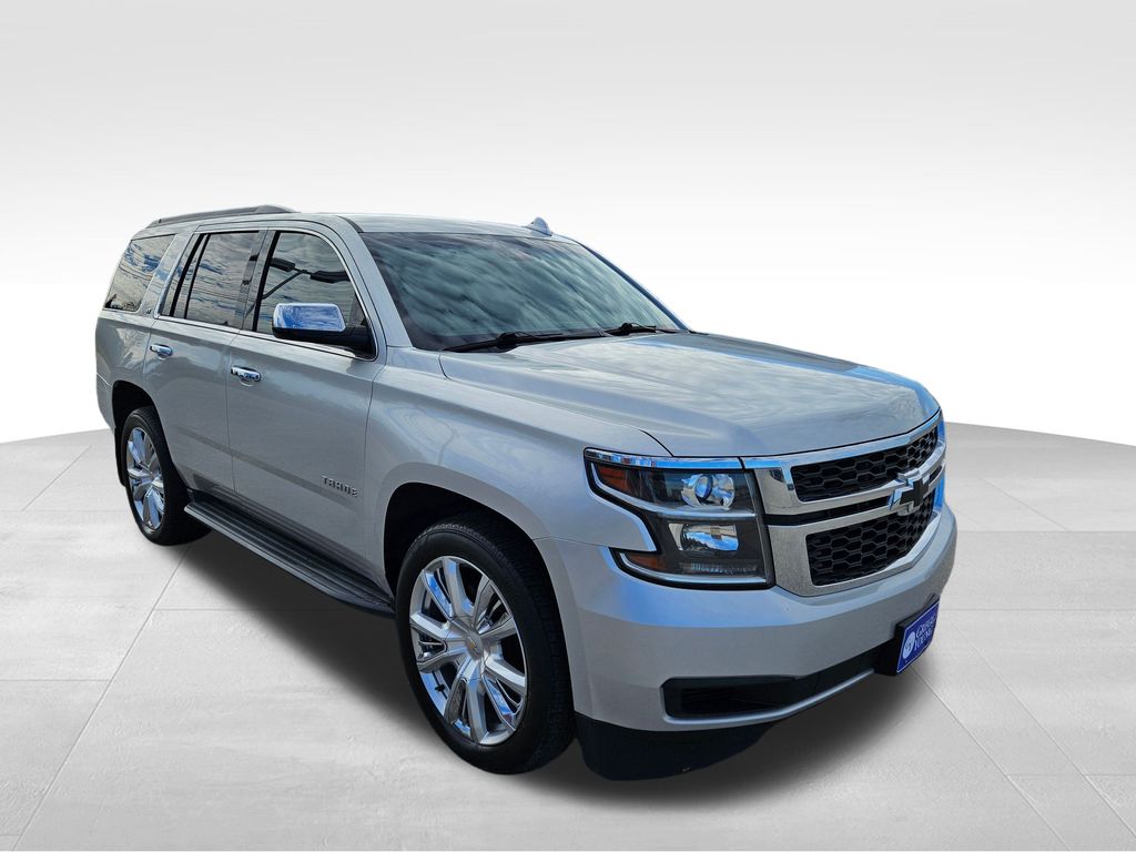 2016 Chevrolet Tahoe LT photo 3