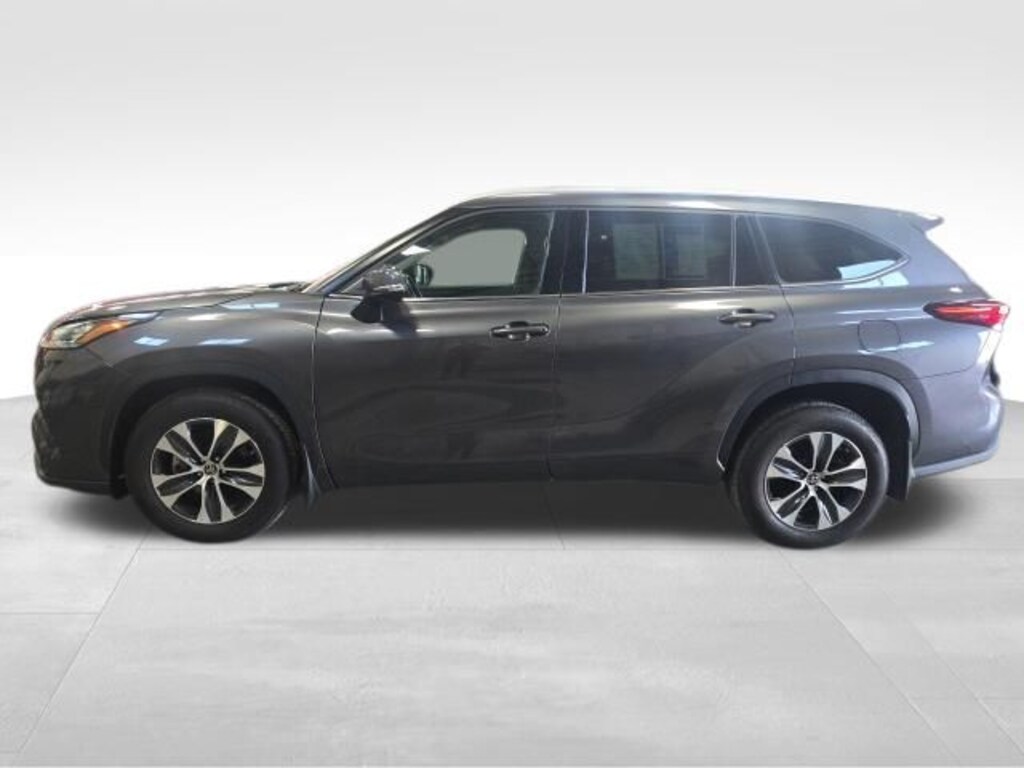 Used 2022 Toyota Highlander XLE SUV
