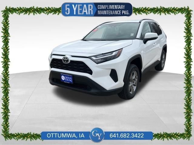 2025 Toyota RAV4 XLE's photo