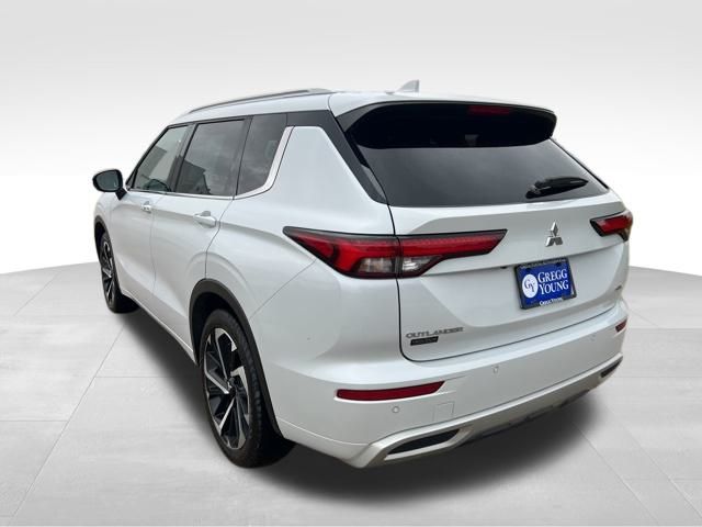 2023 Mitsubishi Outlander SEL photo 3
