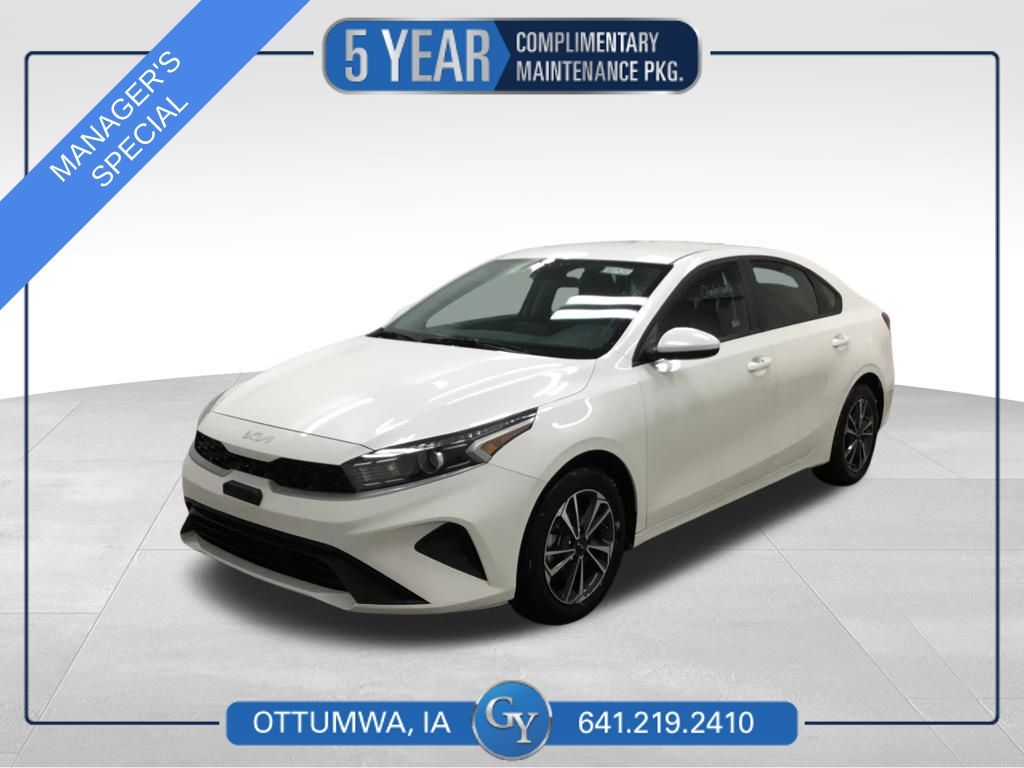 2024 Kia Forte LXS AT's photo