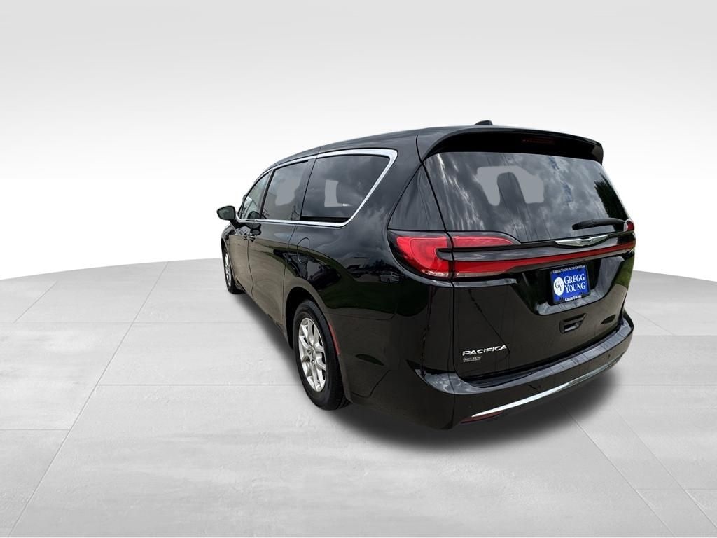 Used 2024 Chrysler Pacifica Touring L Van Passenger Van