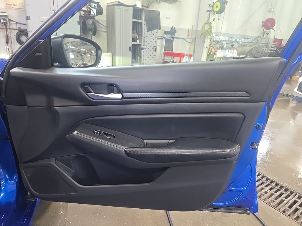 2025 Nissan Altima SV - Photo 30