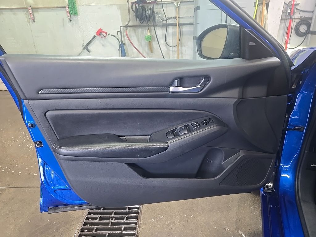2025 Nissan Altima SV - Photo 11