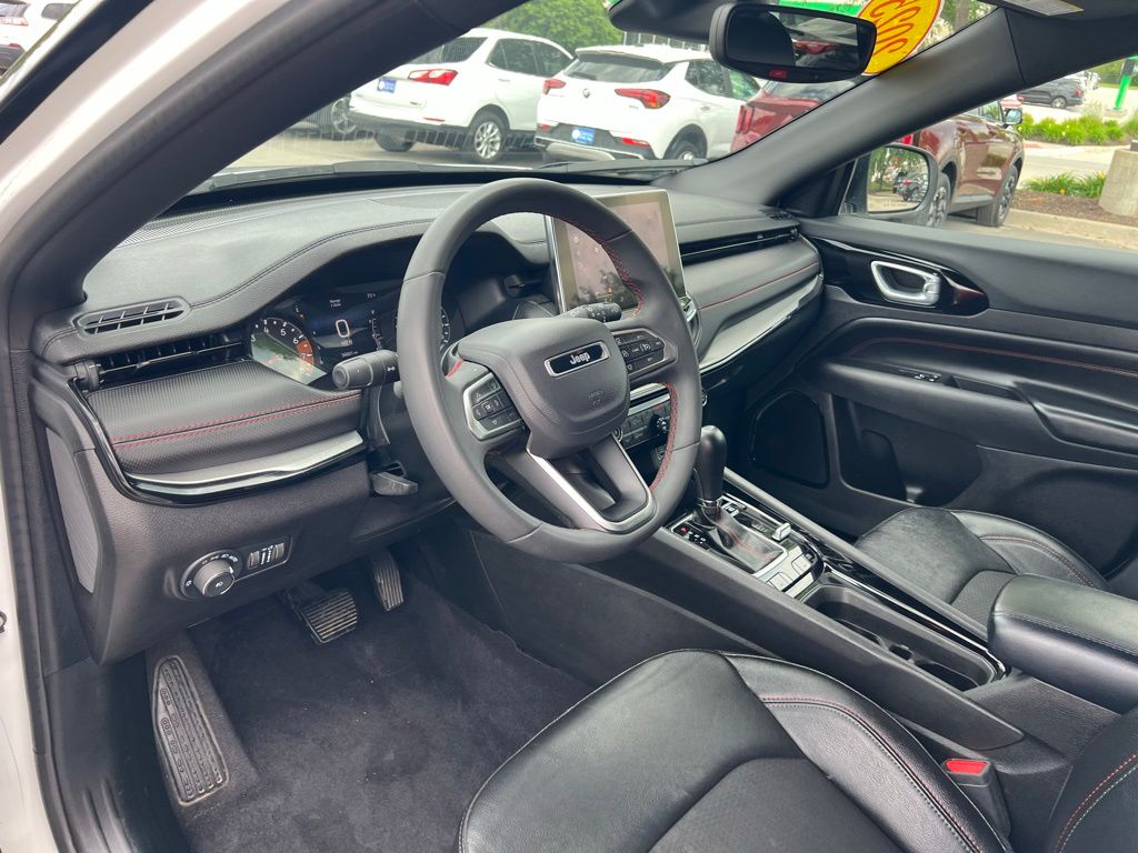 2025 Jeep Compass Trailhawk - Photo 17