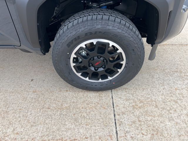 2025 Toyota Tacoma TRD Off Road - Photo 12