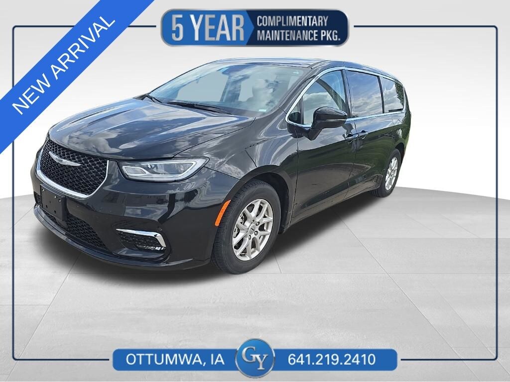 Used 2023 Chrysler Pacifica Touring L Van Passenger Van